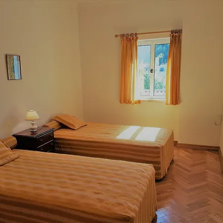 Guest house Caparica Quiet 3*